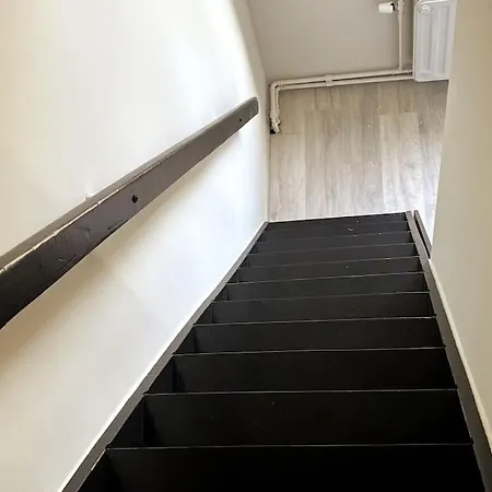 Au Cabinet Childeric Apartment